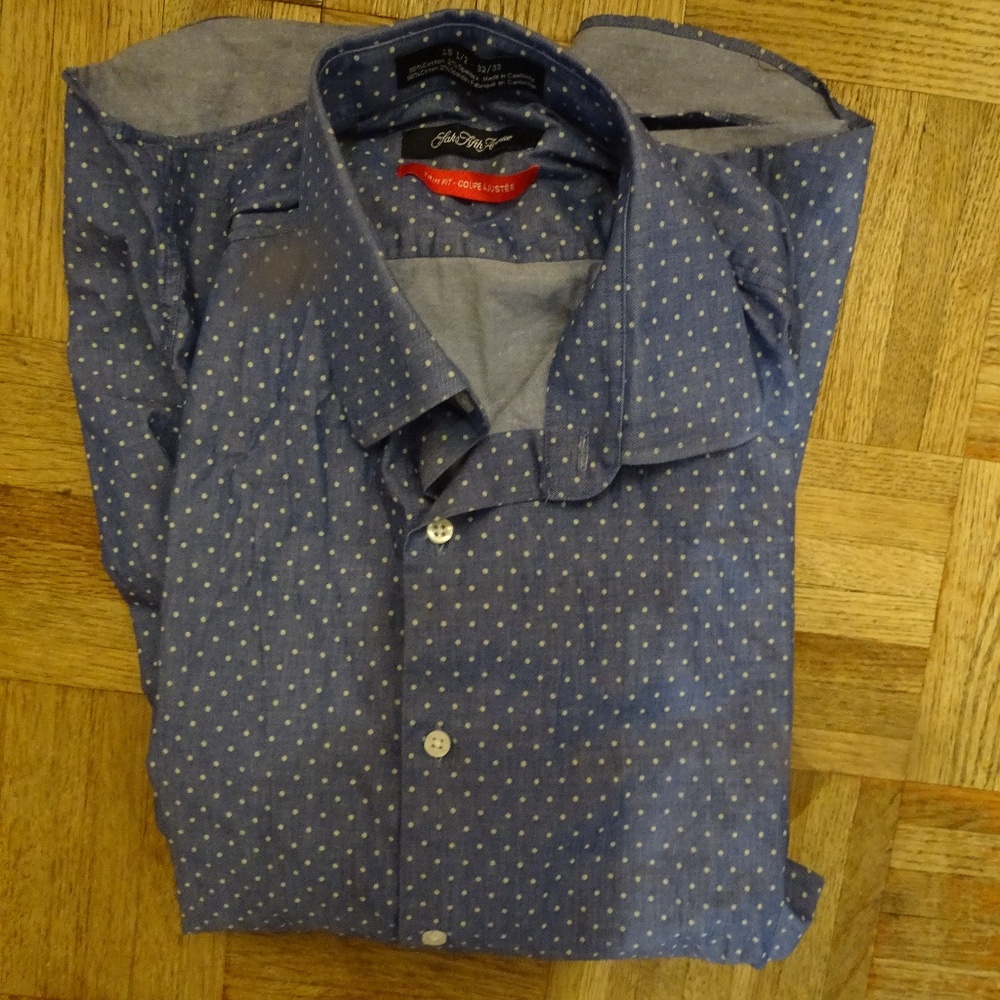LIKE NEW SAKS FIFTH AVENUE MENS LONG SLEEVED SHIRT